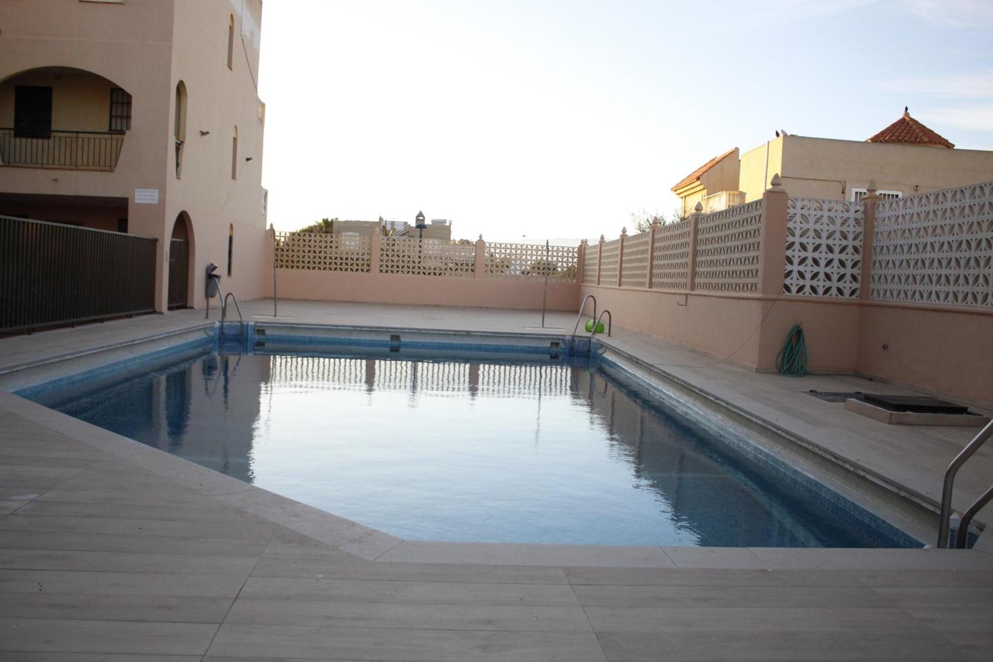 Apartment Con Terraza Y Piscina *