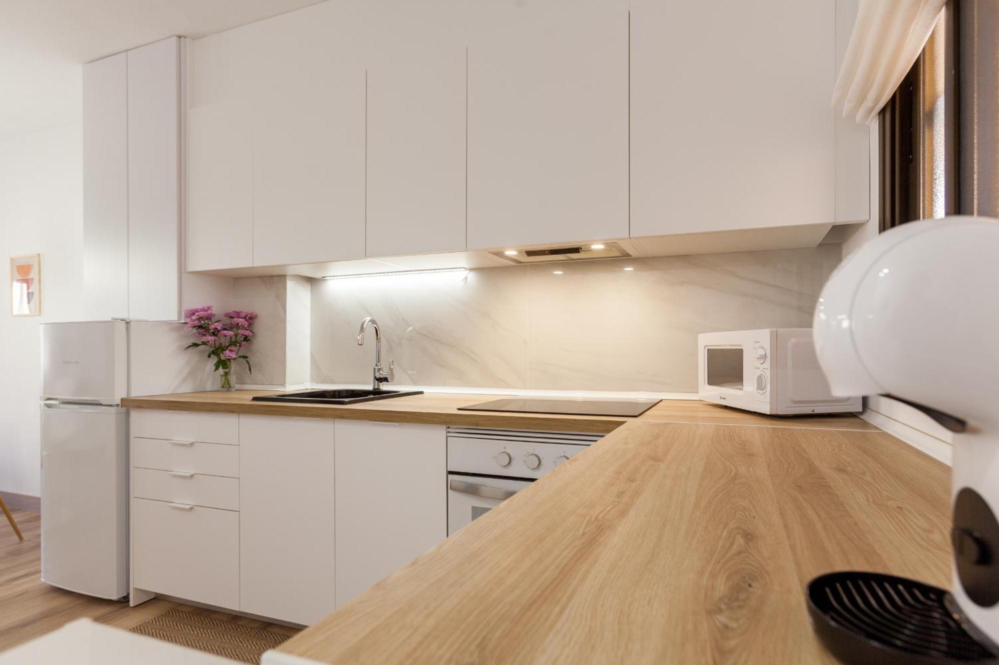 Apartamento Con Terraza Y Piscina *
