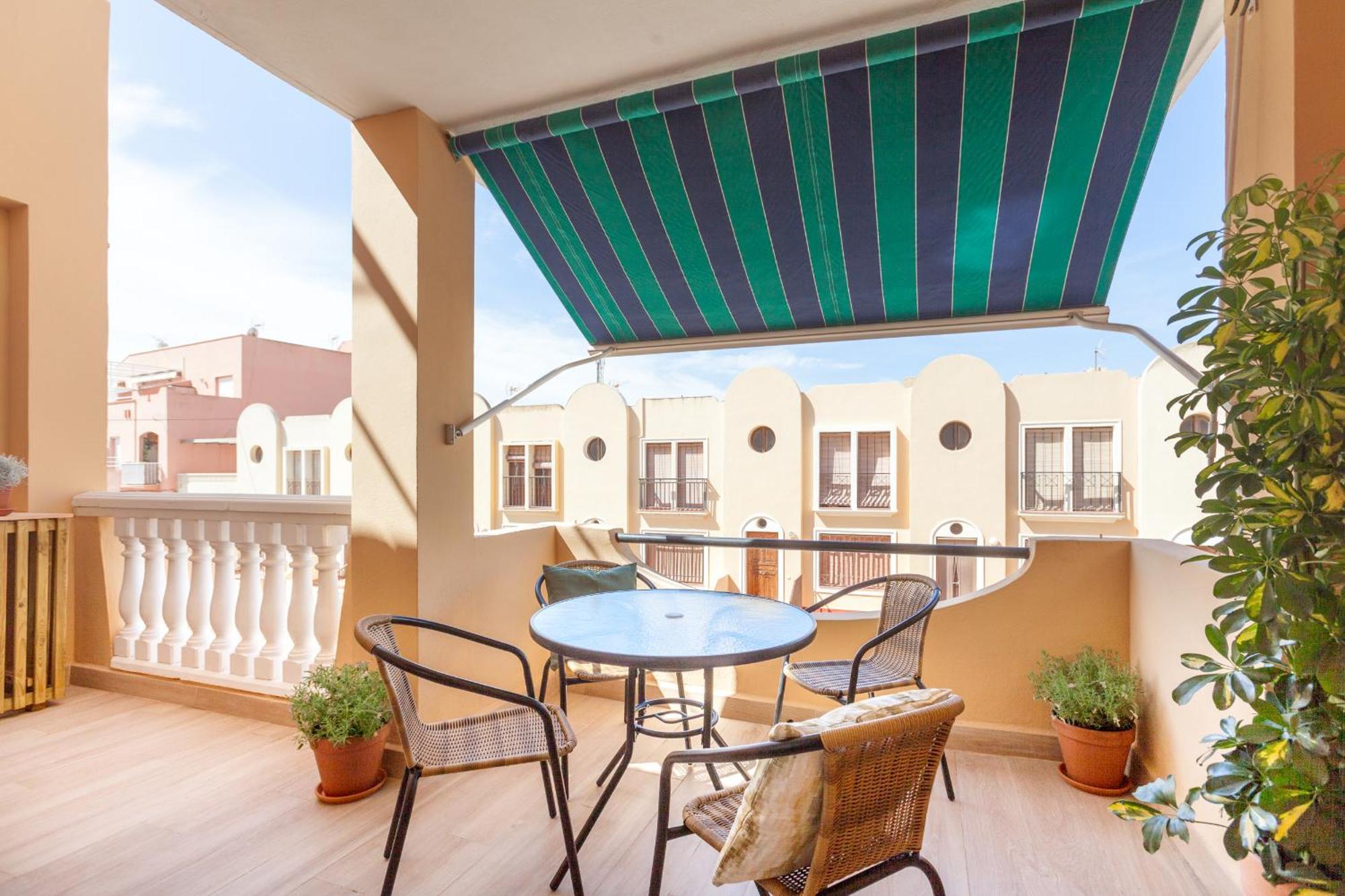 Con Terraza Y Piscina