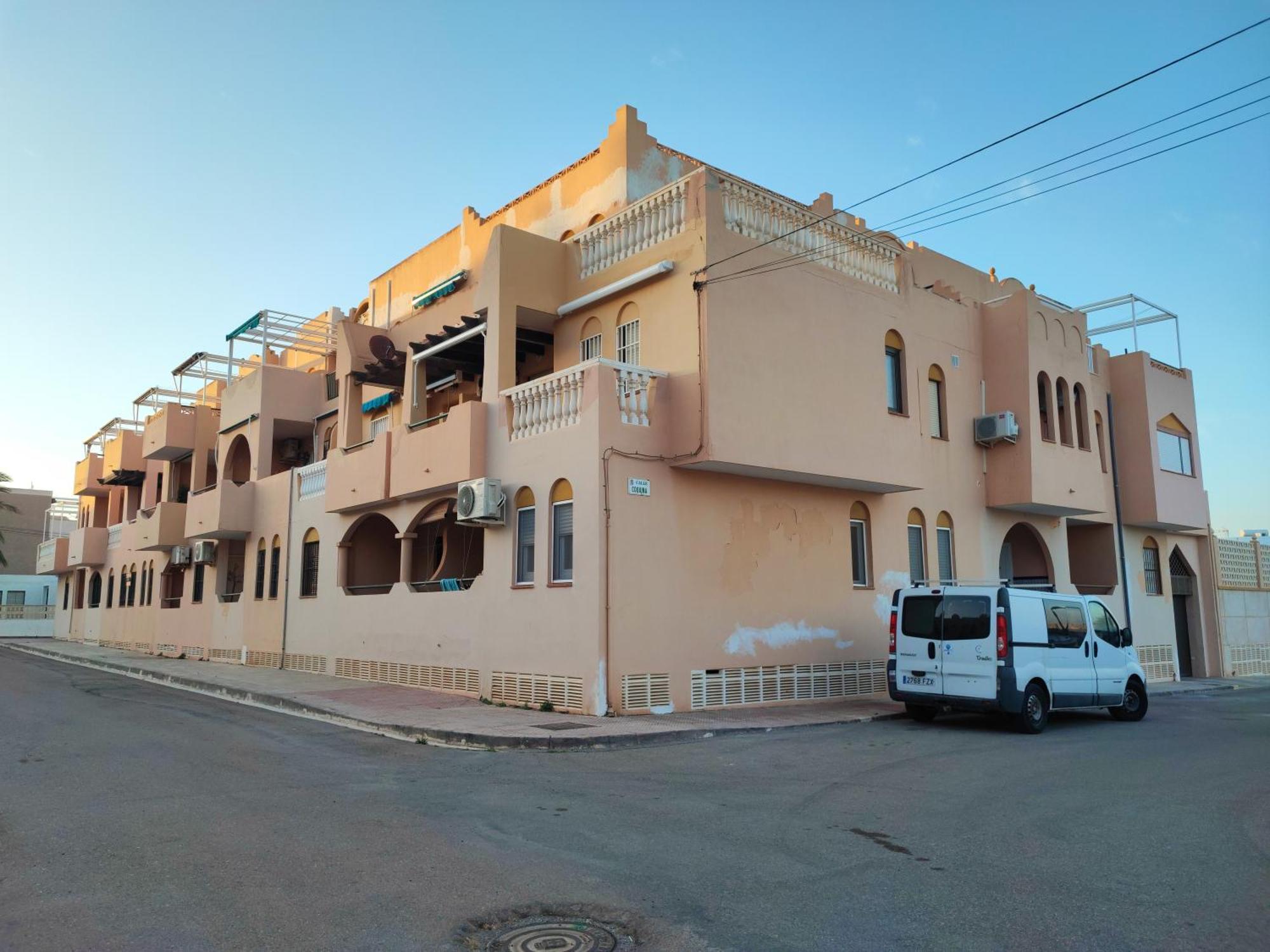 Con Terraza Y Piscina Apartamento
